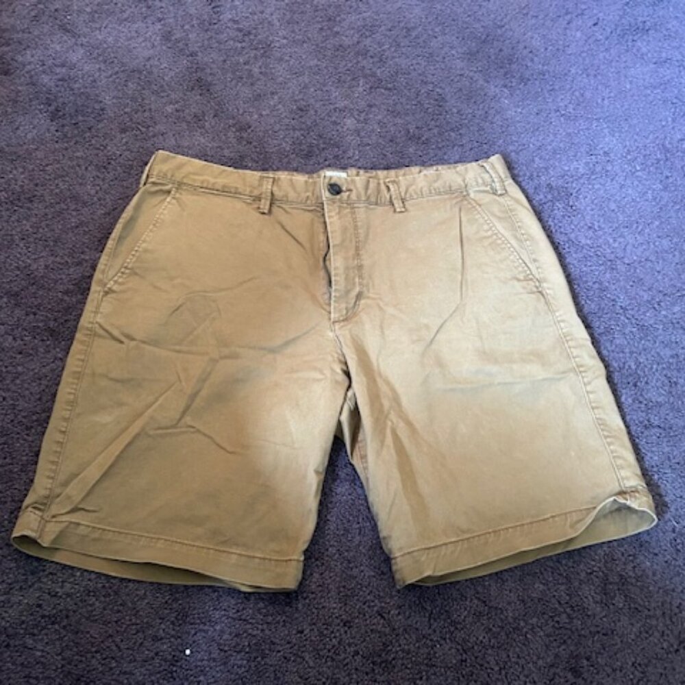 9" inseam Gap Khaki Shorts